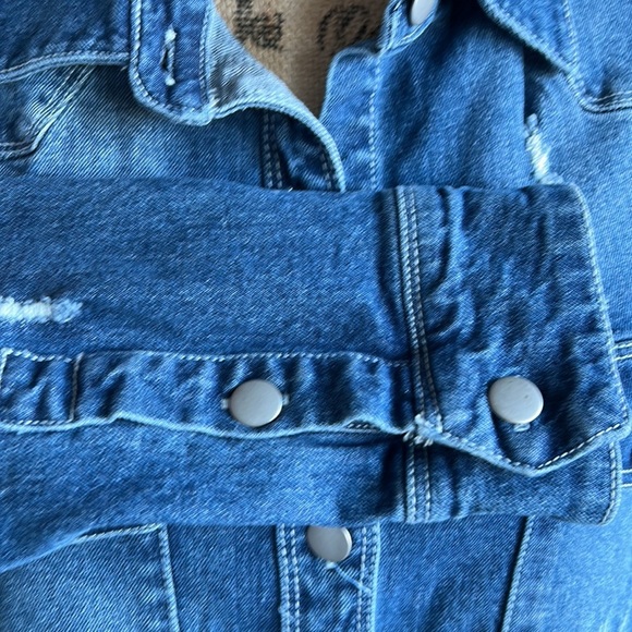 Love Tree Denim long sleeve button down distressed raw hem tunic shirt - Picture 6 of 16